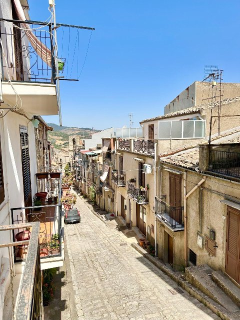 Casa singola in Vendita a Chiusa Sclafani San Michele (Palermo)