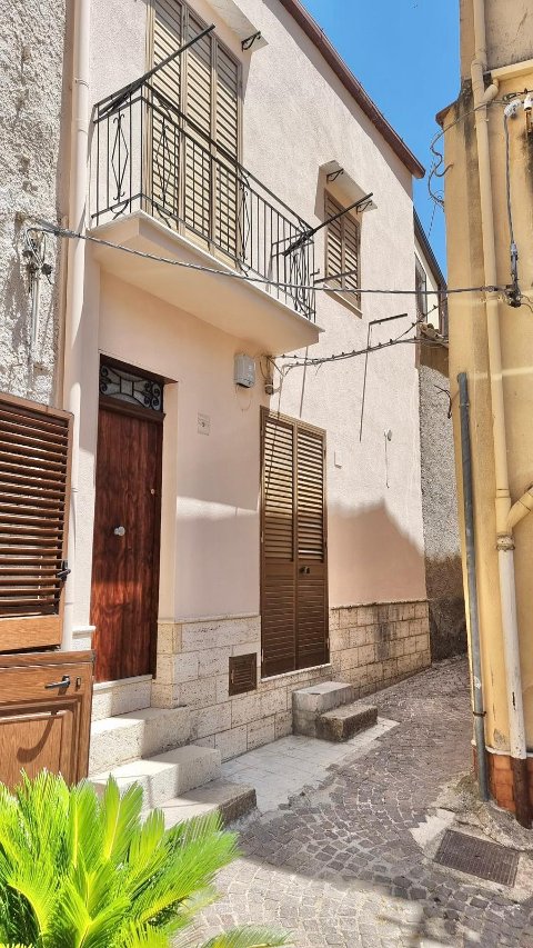 Casa singola in Vendita a Corleone Centro storico (Palermo)