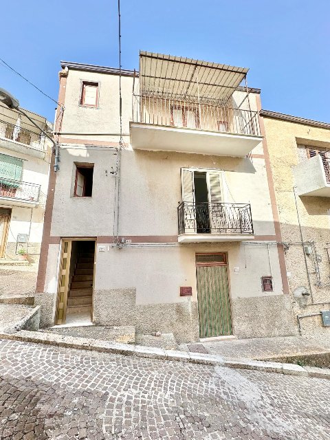 Casa singola in Vendita a Chiusa Sclafani Largo Conte (Palermo)