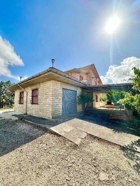 Casa singola in Vendita a Chiusa Sclafani (Palermo)