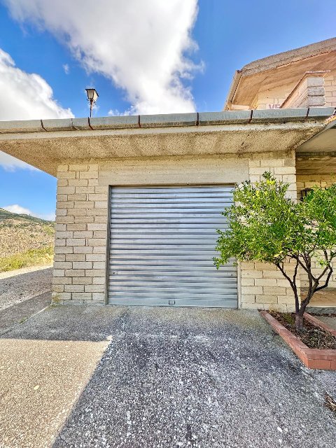 Casa singola in Vendita a Chiusa Sclafani Santa Barbara (Palermo)