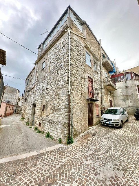 Casa singola in Vendita a Giuliana Centro Storico (Palermo)