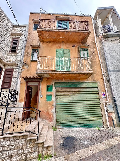 Casa singola in Vendita a Giuliana Centro Storico (Palermo)