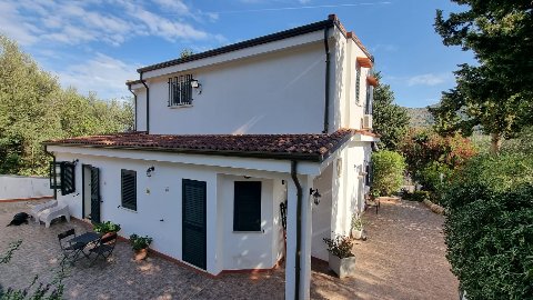 Villa in Vendita a Torretta (Palermo)