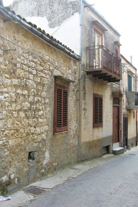 Casa singola in Vendita a Giuliana Centro Storico (Palermo)