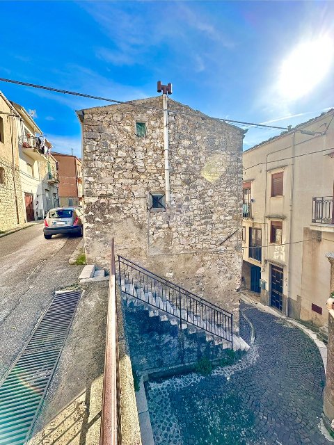 Casa singola in Vendita a Bisacquino Centro Storico (Palermo)