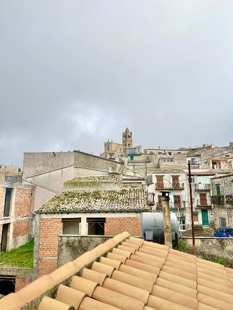 Casa singola in Vendita a Giuliana Centro Storico (Palermo)