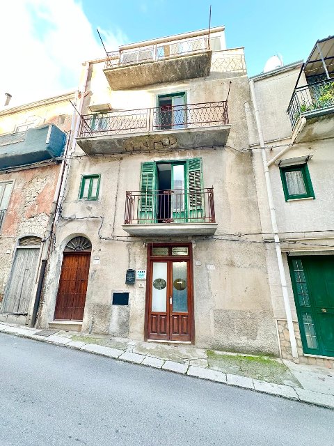 Casa singola in Vendita a Chiusa Sclafani centro storico (Palermo)