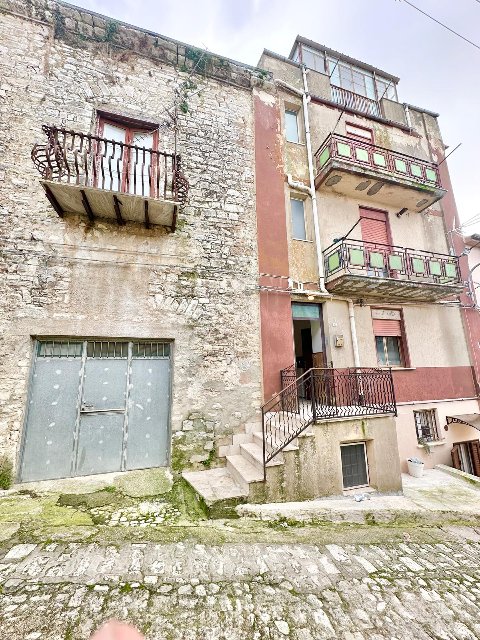 Casa singola in Vendita a Chiusa Sclafani Sant'Antonio (Palermo)