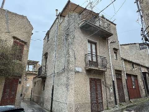 Casa singola in Vendita a Chiusa Sclafani San Michele (Palermo)