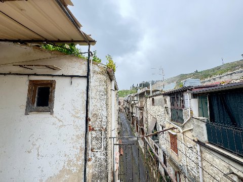 Casa singola in Vendita a Chiusa Sclafani San Michele (Palermo)