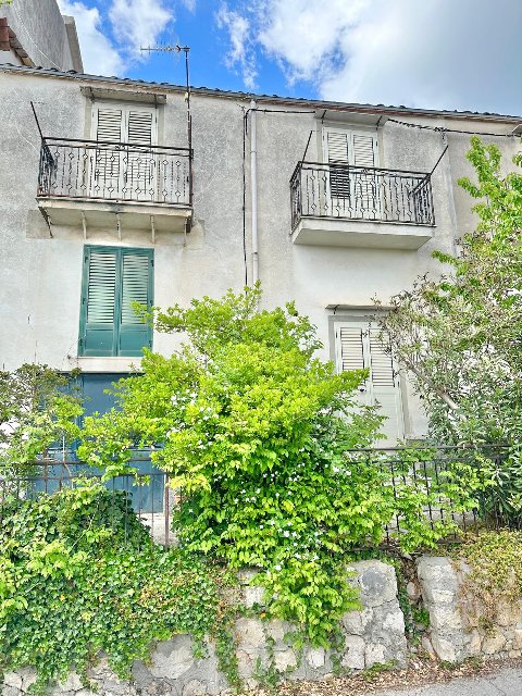 Casa singola in Vendita a Bisacquino Centro Storico (Palermo)