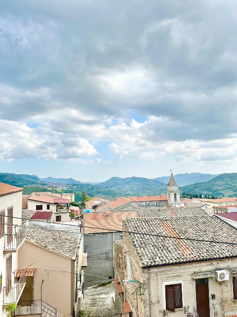 Casa singola in Vendita a Bisacquino Centro Storico (Palermo)