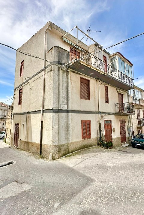 Casa singola in Vendita a Chiusa Sclafani San Michele (Palermo)
