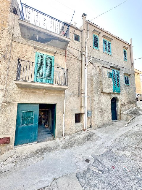 Casa singola in Vendita a Bisacquino Centro Storico (Palermo)