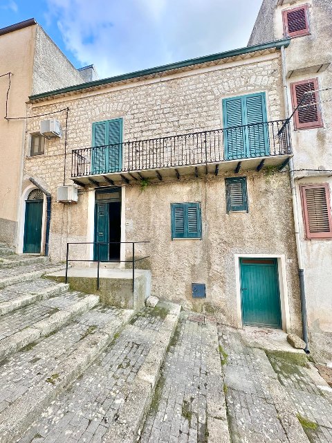 Casa singola in Vendita a Chiusa Sclafani centro storico (Palermo)