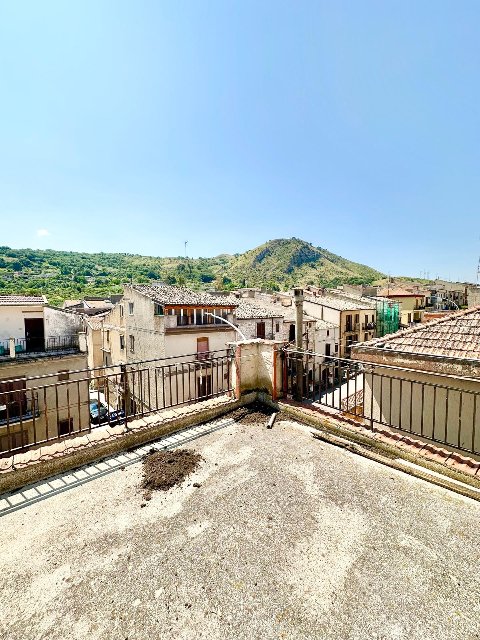 Appartamento in Vendita a Campofiorito (Palermo)