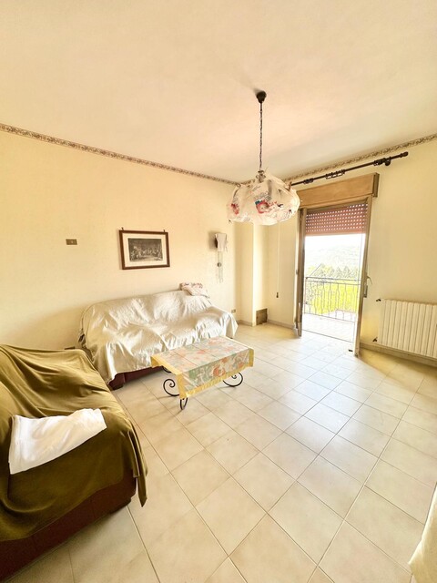 Casa a schiera - porzione centrale in Vendita a Chiusa Sclafani Santa Lucia (Palermo)