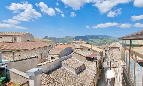 Casa singola in Vendita a Chiusa Sclafani Santa Caterina (Palermo)