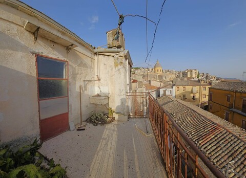 Casa singola in Vendita a Bisacquino Centro Storico (Palermo)