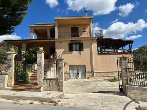 Villa indipendente in Vendita a Chiusa Sclafani C/da Mallà (Palermo)