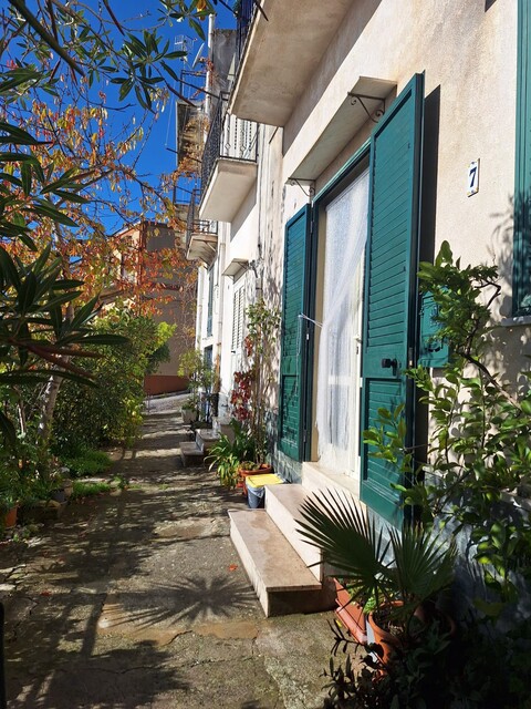 Casa singola in Vendita a Bisacquino Cappuccini (Palermo)