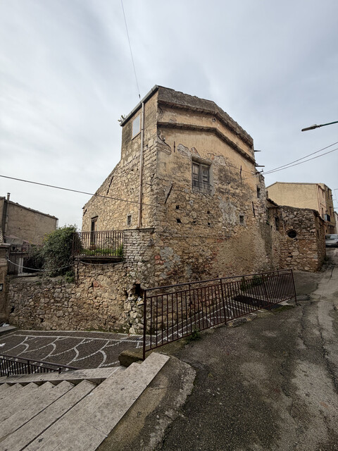 Palazzo / Edificio in Vendita a Bisacquino (Palermo)