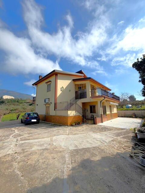 Villa in Vendita a Bisacquino (Palermo)