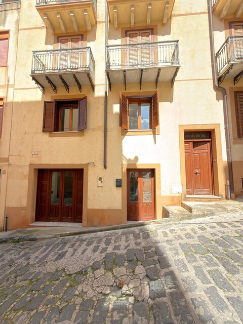 Casa singola in Vendita a Sambuca di Sicilia (Agrigento)