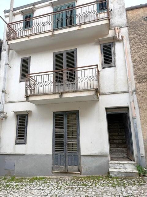 Casa singola in Vendita a Palazzo Adriano (Palermo)