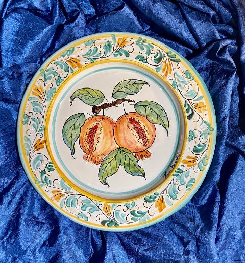 Piatto con falda decoro centrale FRTUTTA diametro 33 cm Terrecotte d'arte di Laura Buzzetta Ceramica Siciliana