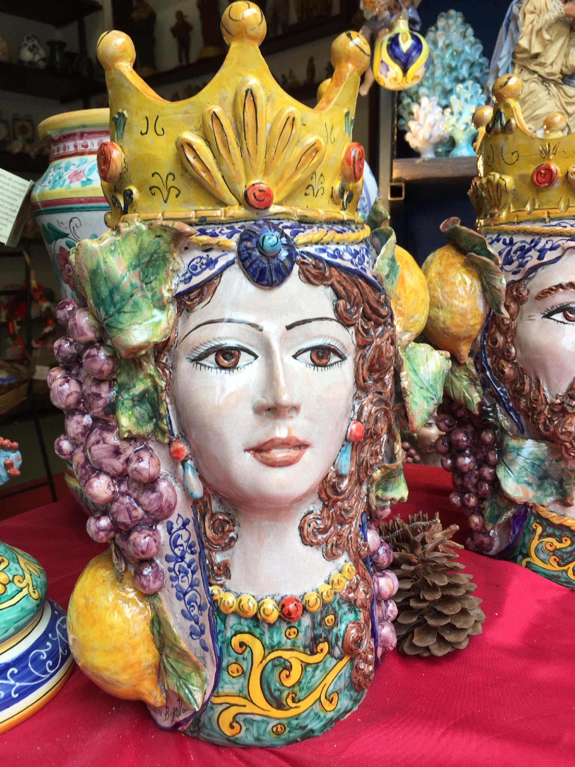 Teste Normanne con applicazioni Laura Buzzetta ceramica arredo