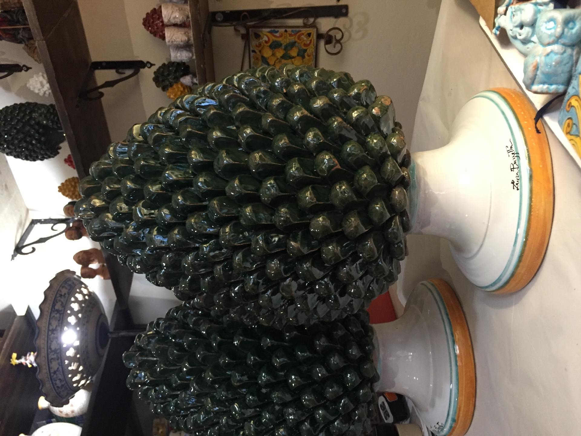 Pigna verde con base decoro bordi ocra e verde Laura Buzzetta sicilia