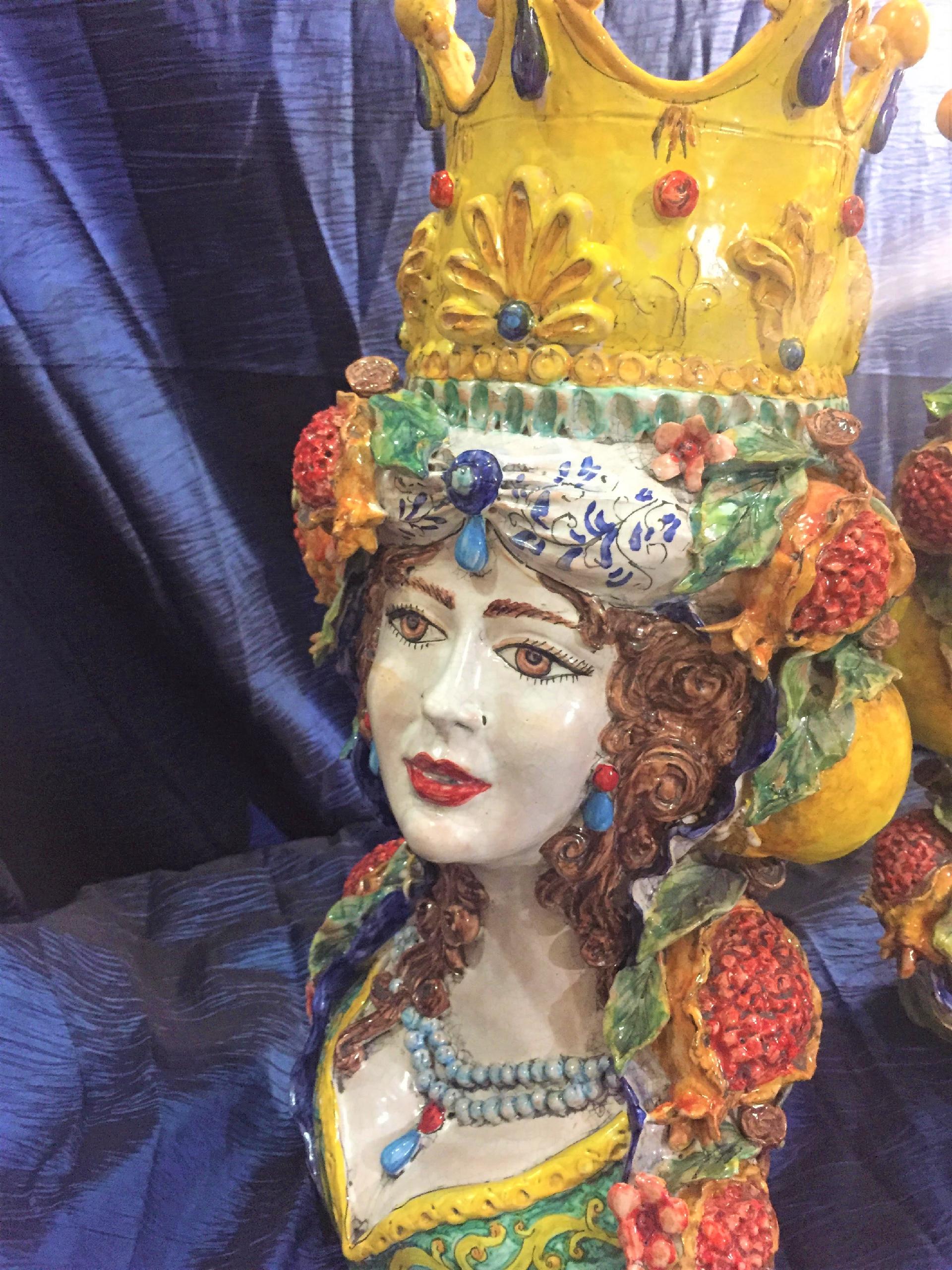 Teste Normanne mezzo busto con applicazioni altezza 50 cm Laura Buzzetta ceramica arredo