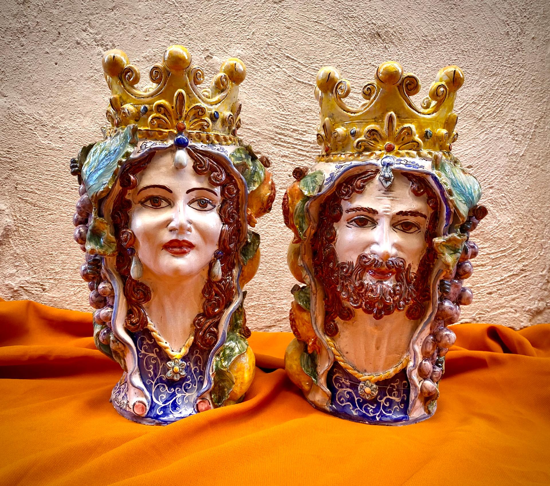 Teste Normanne con applicazioni altezza 32 cm Laura Buzzetta ceramica arredo