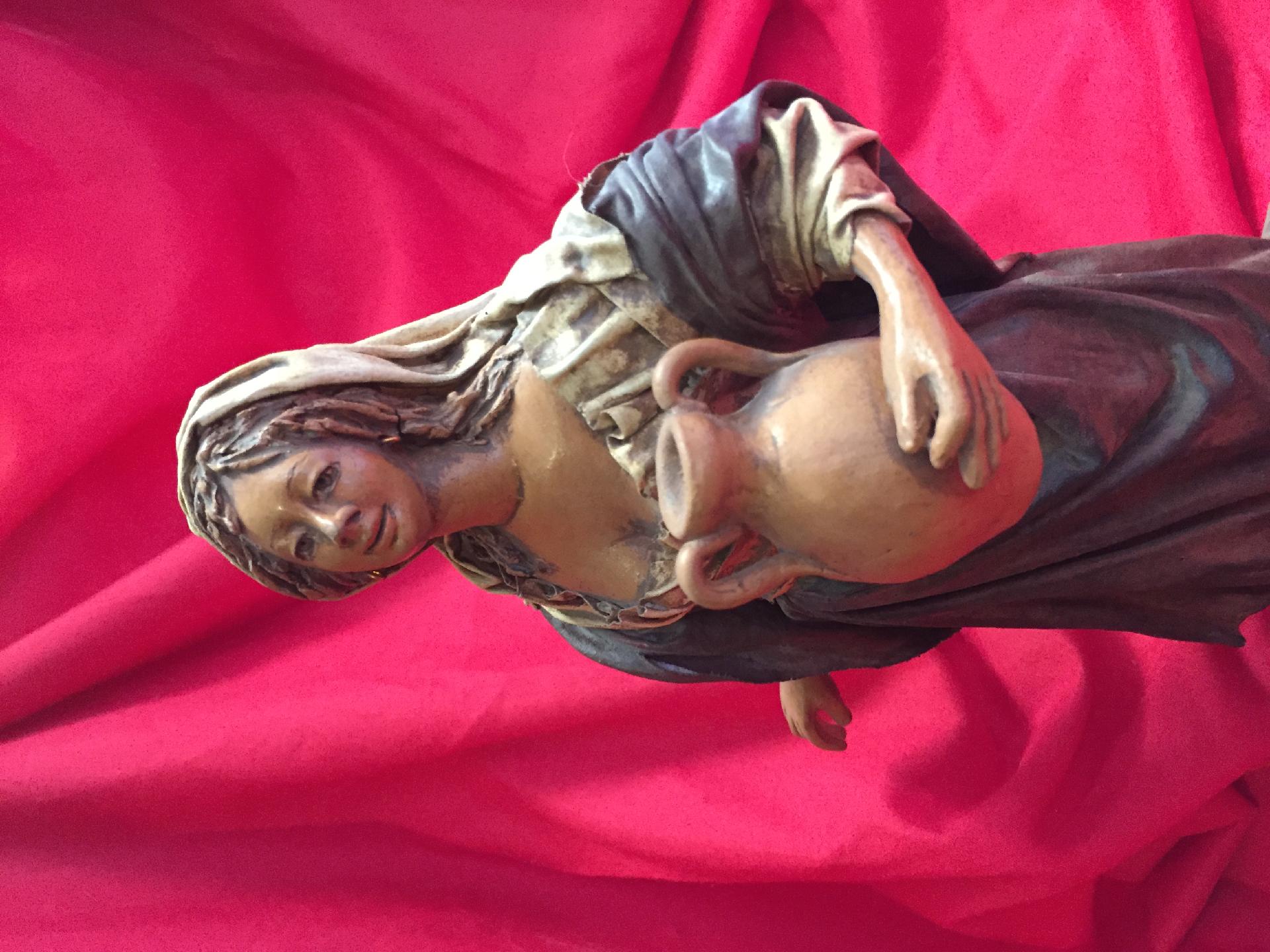 Donna con brocca acqua - Personaggi presepe - Statuina presepe artigianale Laura Buzzetta terracotta e stoffa