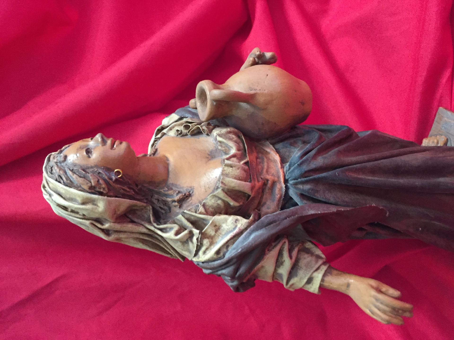 Donna con brocca acqua - Personaggi presepe - Statuina presepe artigianale Laura Buzzetta terracotta e stoffa