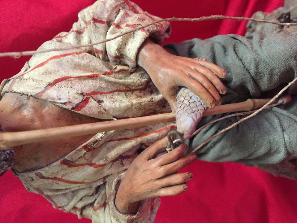 Pescatore sulla scogliera - Personaggi presepe - Statuine presepe artigianale Laura Buzzetta terracotta e stoffa