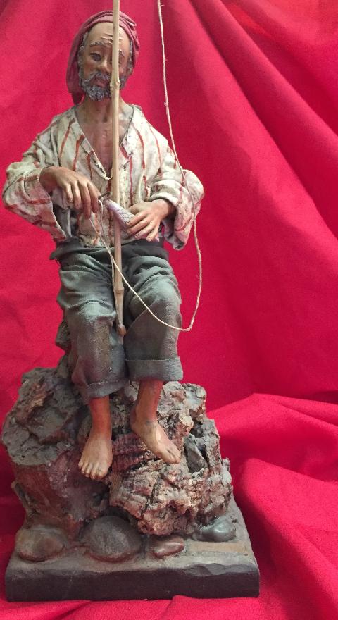 Pescatore sulla scogliera - Personaggi presepe - Statuine presepe artigianale Laura Buzzetta terracotta e stoffa