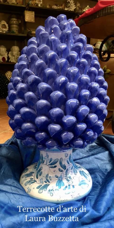 Pigna blu cobalto con base decorata altezza 40 cm Laura Buzzetta sicilia