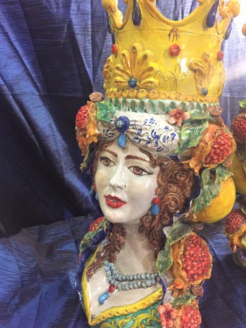 Teste Normanne mezzo busto con applicazioni altezza 50 cm Laura Buzzetta ceramica arredo