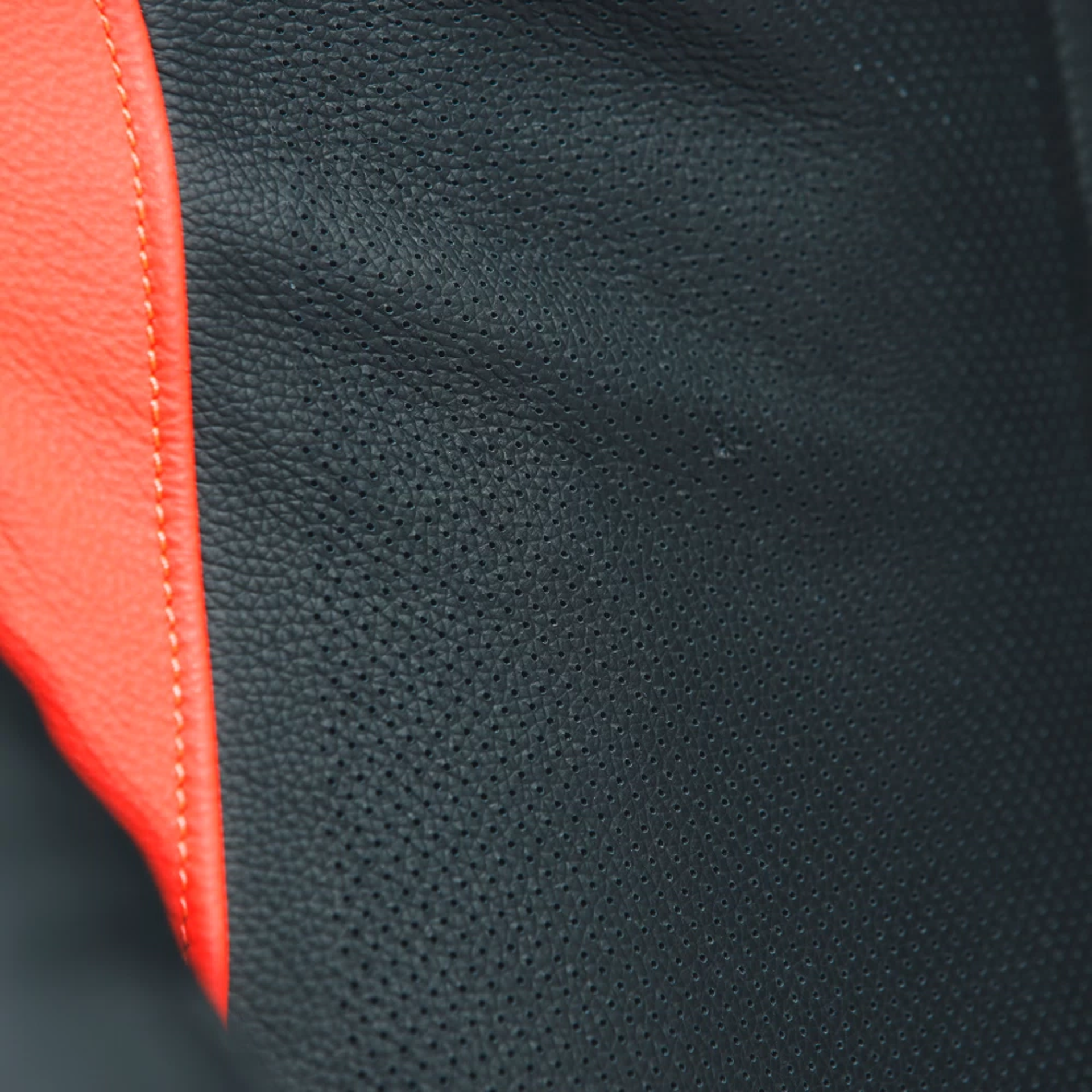 TOSA Dainese TUTA MOTO INTERA IN PELLE PERFORATA