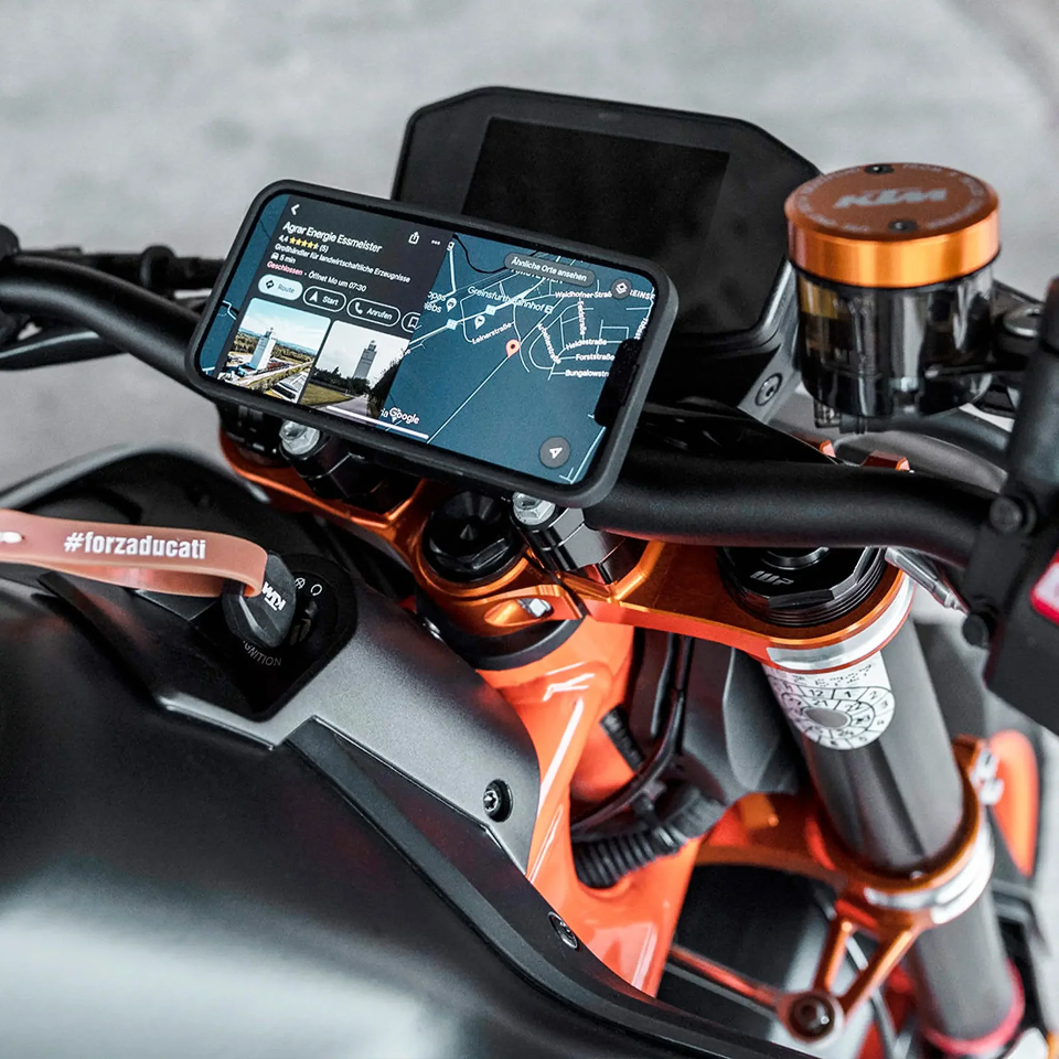 MOTO MOUNT PRO SP CONNECT La soluzione più innovativa e completa per il montaggio del tuo cellulare sul manubrio della moto.