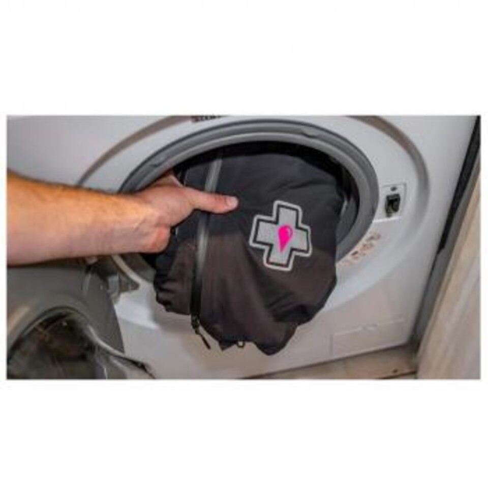 IMPERMEABILIZZANTE DA LAVATRICE PER CAPI IN TESSUTO MUC-OFF 300 ML