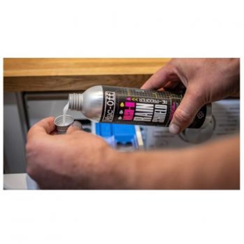 IMPERMEABILIZZANTE DA LAVATRICE PER CAPI IN TESSUTO MUC-OFF 300 ML