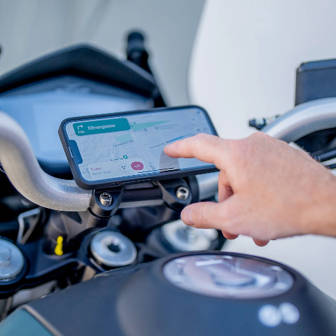 MOTO MOUNT LT SP CONNECT Il Moto Mount LT ti sorprende per l'imbattibile rapporto qualità-prezzo e permette di montare il tuo cellulare sulla moto in modo rapido e sicuro.