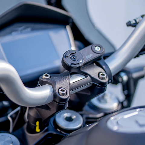 MOTO MOUNT LT SP CONNECT Il Moto Mount LT ti sorprende per l'imbattibile rapporto qualità-prezzo e permette di montare il tuo cellulare sulla moto in modo rapido e sicuro.