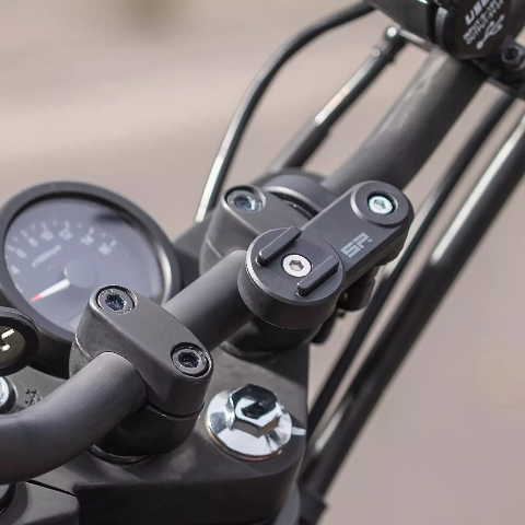 MOTO BUNDLE LT - UNIVERSAL PHONE CLAMP SP CONNECT Universal phone clamp in Bundle con Moto Mount LT rende compatibile qualsiasi custodia per cellulare.