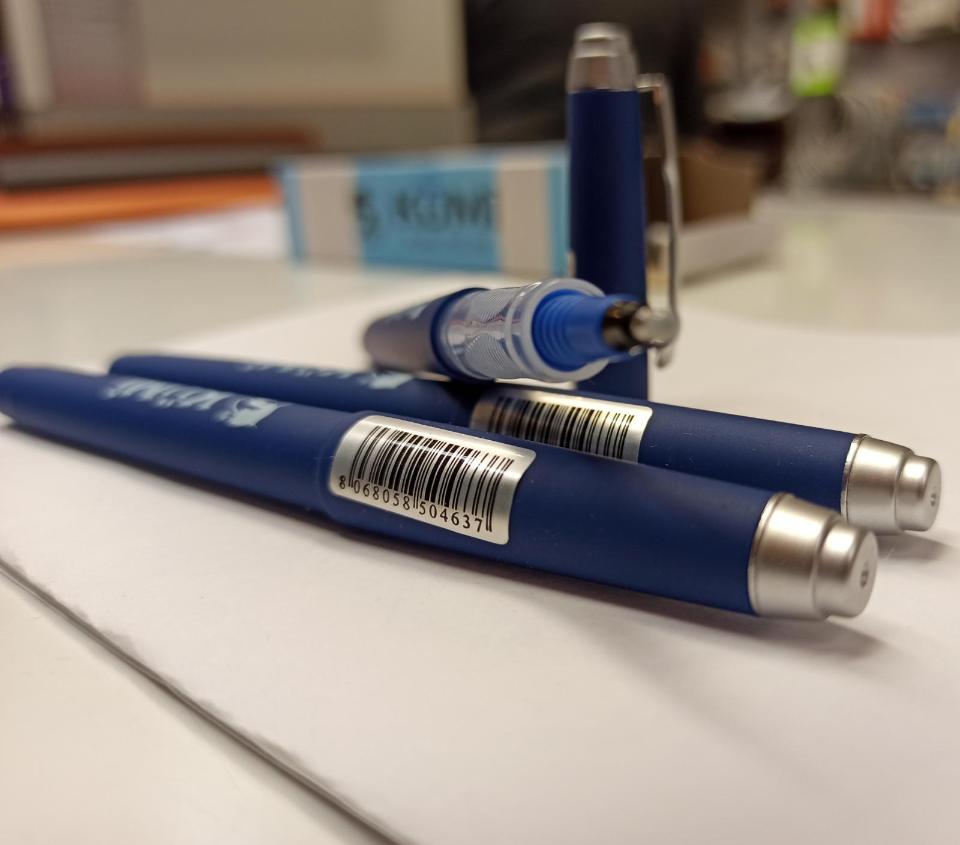 PENNA KUMI 0.7 NERA DA 12 SPIL  PENNA