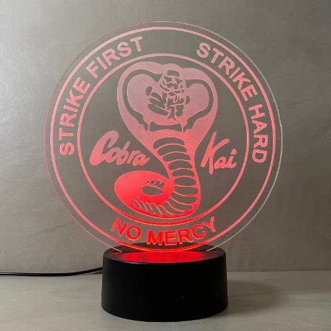 Lampada Cobra Kai con Scritta Personalizzata Regplex Base LED RGB